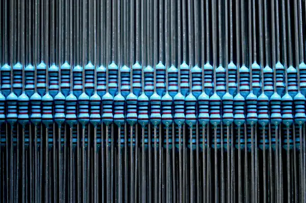 Résistances axiales