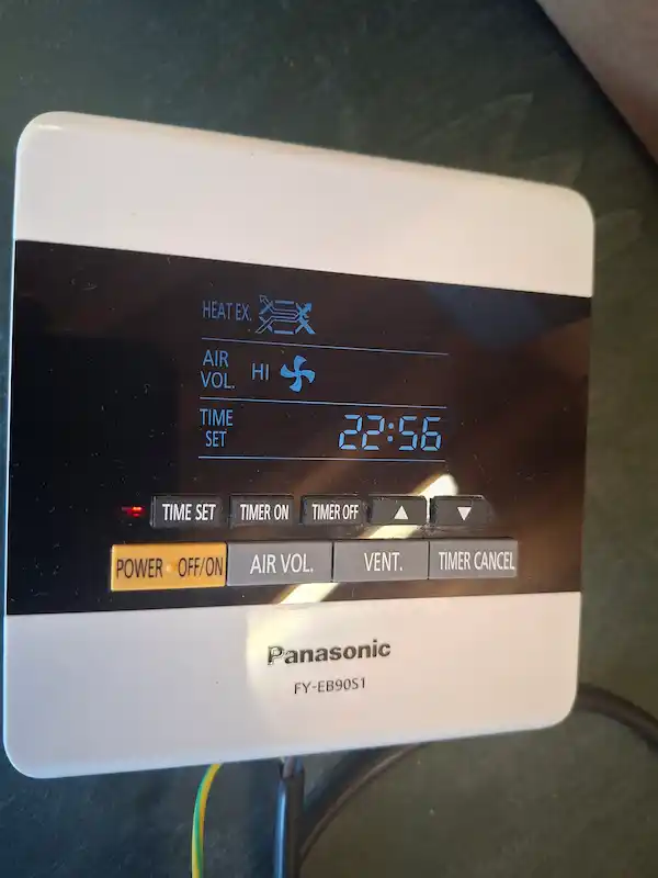 Afficheur électronique mural