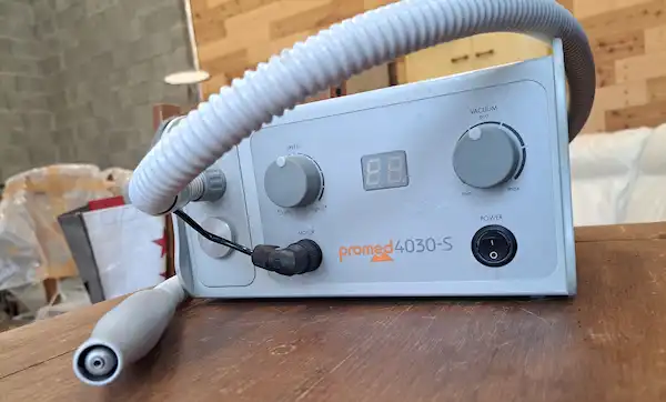 Appareil pour soin des ongles Promed